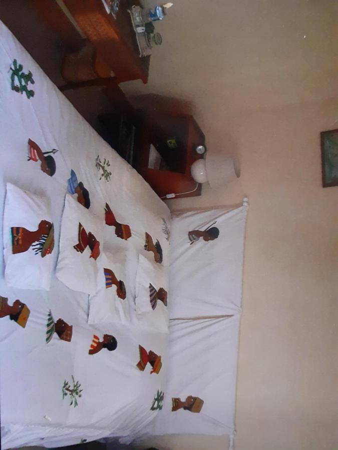 Peti Kaz Hotel Saint-Seurin-sur-l'Isle Buitenkant foto